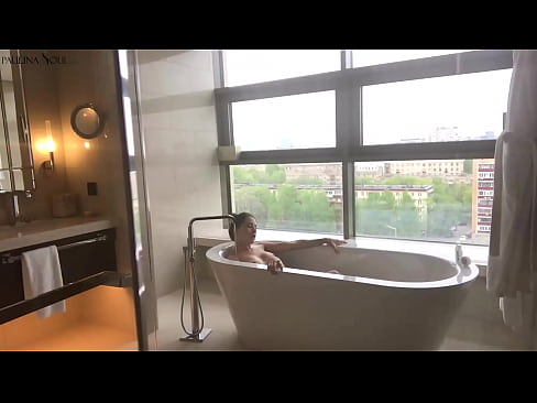 ❤️ Obrovská kočka vášnivě si honí kundu v koupelně Anal video u cs.hentaiser.ru ﹏