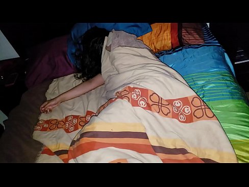 ❤️ Nevlastní syn buzeruje svou mladou nevlastní matku, zatímco ona spí. Anal video u cs.hentaiser.ru ﹏