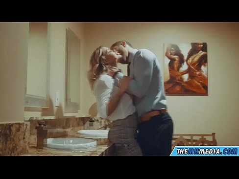 ❤️ Když vás na veřejných záchodcích svádí prsatá blondýna. Anal video u cs.hentaiser.ru ﹏